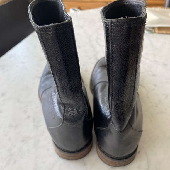 Flat Chelsea boots - Picture 3 of 3